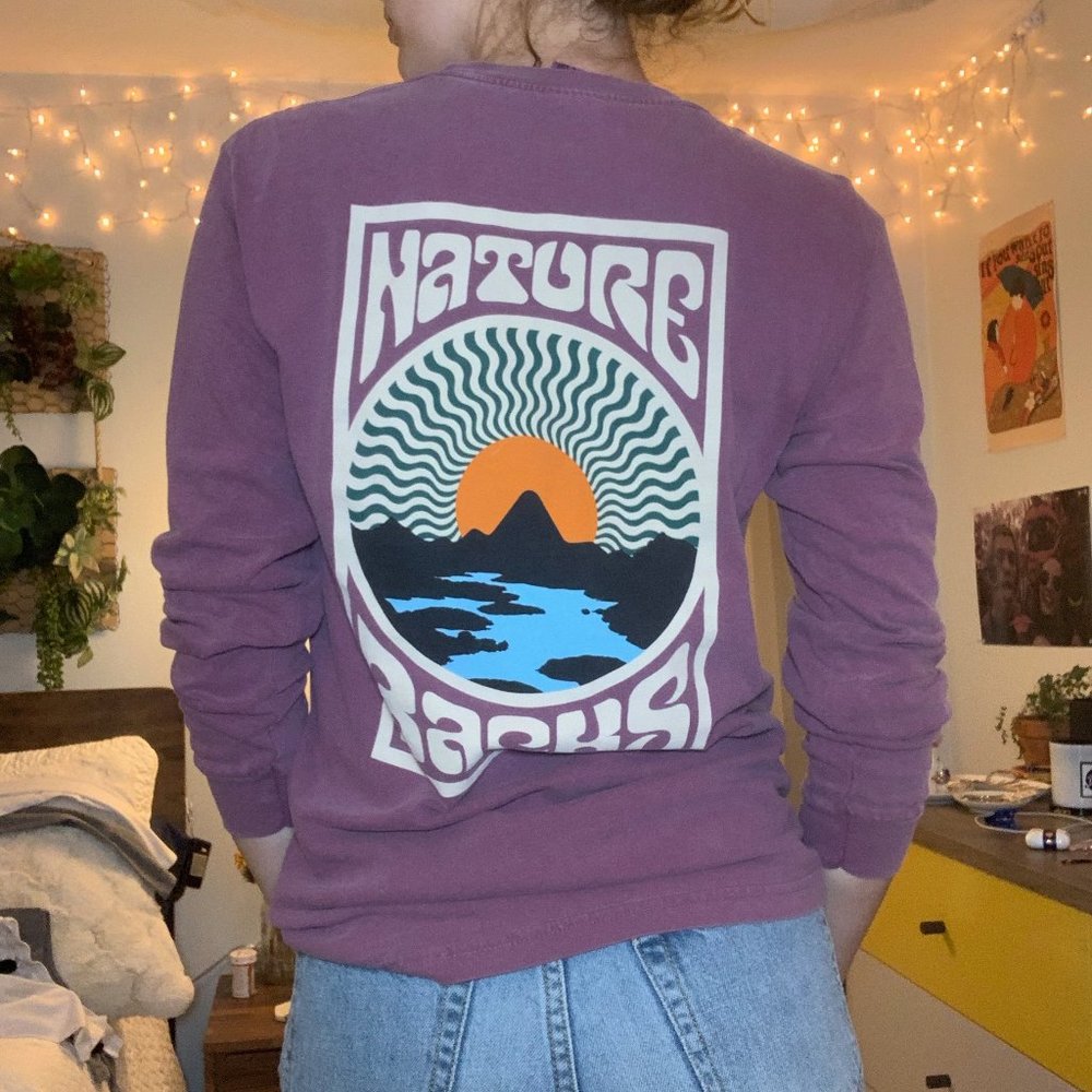 Nature Backs Long Sleeve Tee